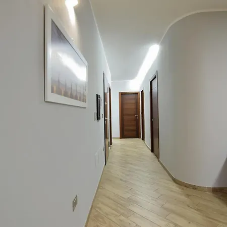 Luxury Garibaldi Apartment *